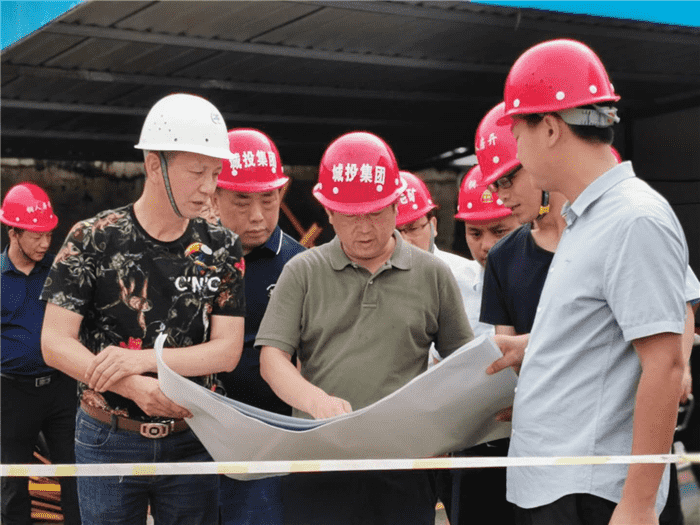 市城投集團(tuán)公司黨委書記、董事長(zhǎng)蔡江 調(diào)研九龍地礦公司重點(diǎn)項(xiàng)目建設(shè)和企業(yè) 安全生產(chǎn)、規(guī)劃發(fā)展情況
